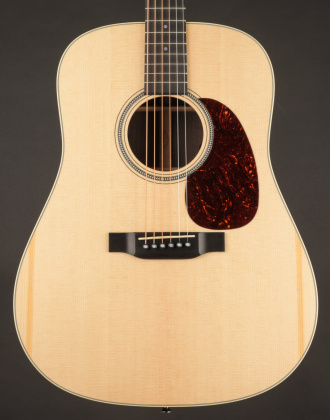 Martin D-16E Rosewood Acoustic Guitar