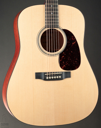 Martin guitar D-16GT