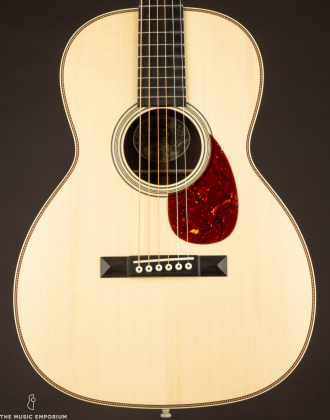 Collings 002HA 12-Fret Adirondack Traditional